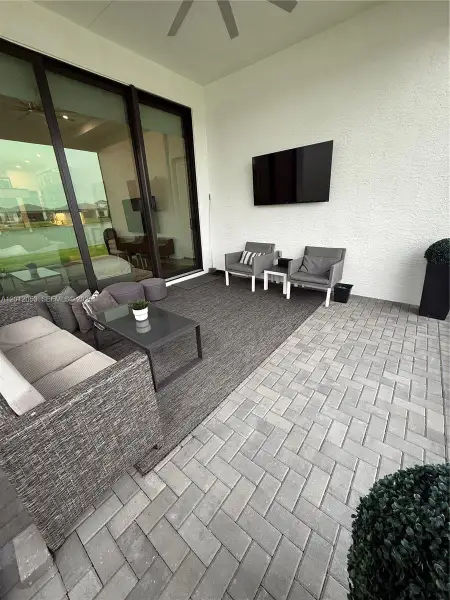 Exterior details and patio area of a home in , Port St. Lucie (Image 24).