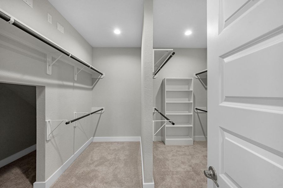 Spacious, unfurnished interior of a new home in Morton Creek Ranch, Katy (Image 18).