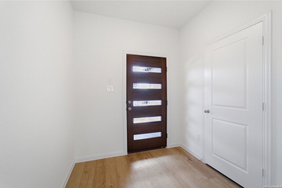 Spacious, unfurnished interior of a new home in Katzer Ranch, Converse (Image 19).