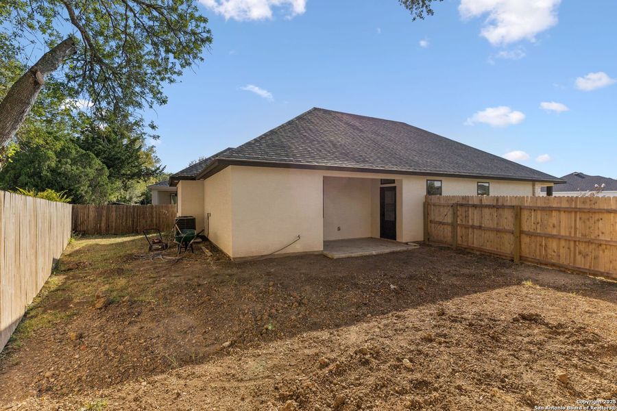 Exterior details and patio area of a home in , Seguin (Image 2).