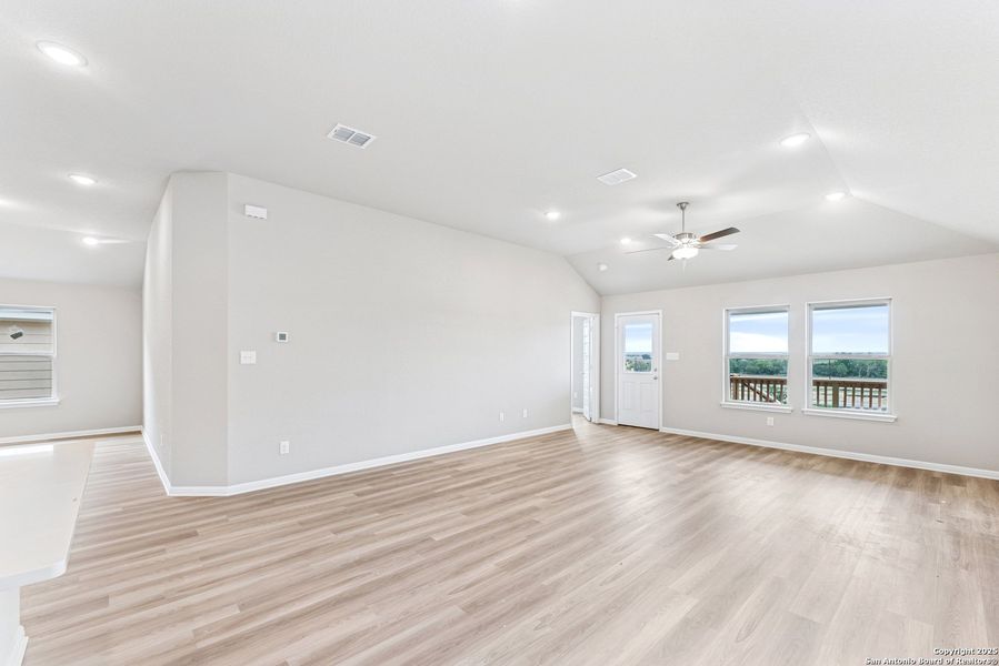 Spacious, unfurnished interior of a new home in Mesquite Ridge, San Antonio (Image 34). Spacious, unfurnished interior of a new home in Mesquite Ridge, San Antonio (Image 34).
