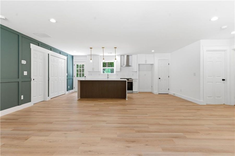 Spacious, unfurnished interior of a new home in , Cartersville (Image 12).