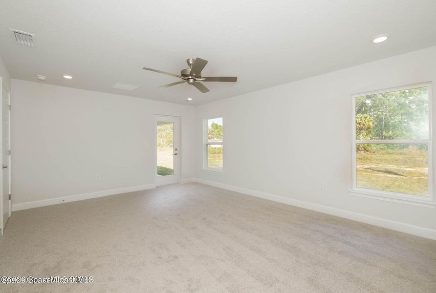 Spacious, unfurnished interior of a new home in Palm Bay, Palm Bay (Image 14).