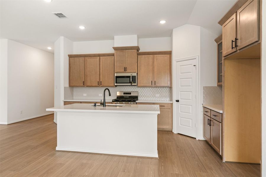 Furnished interior view inside a new home in Ellis Cove, Seabrook (Image 7).