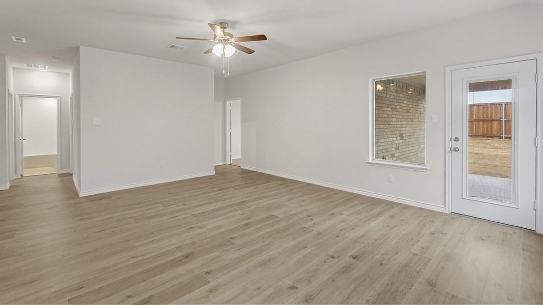 Spacious, unfurnished interior of a new home in Trailstone, Caddo Mills (Image 8).