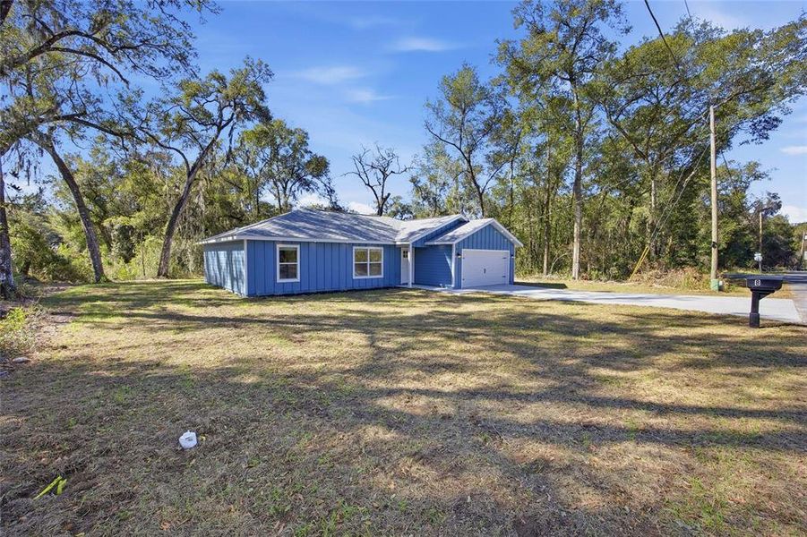 Exterior details and patio area of a home in , Ocala (Image 23).