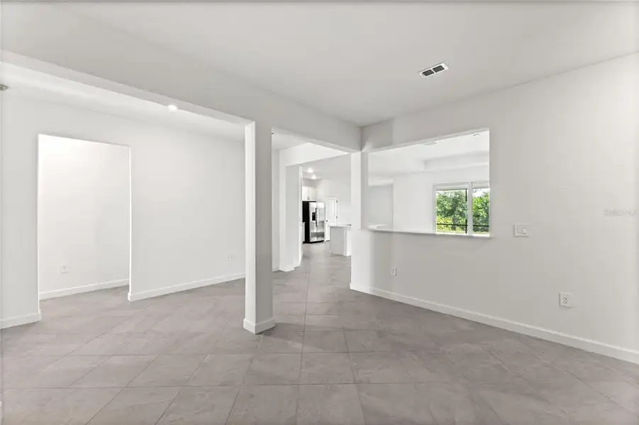 Spacious, unfurnished interior of a new home in Rye Ranch, Parrish (Image 25).