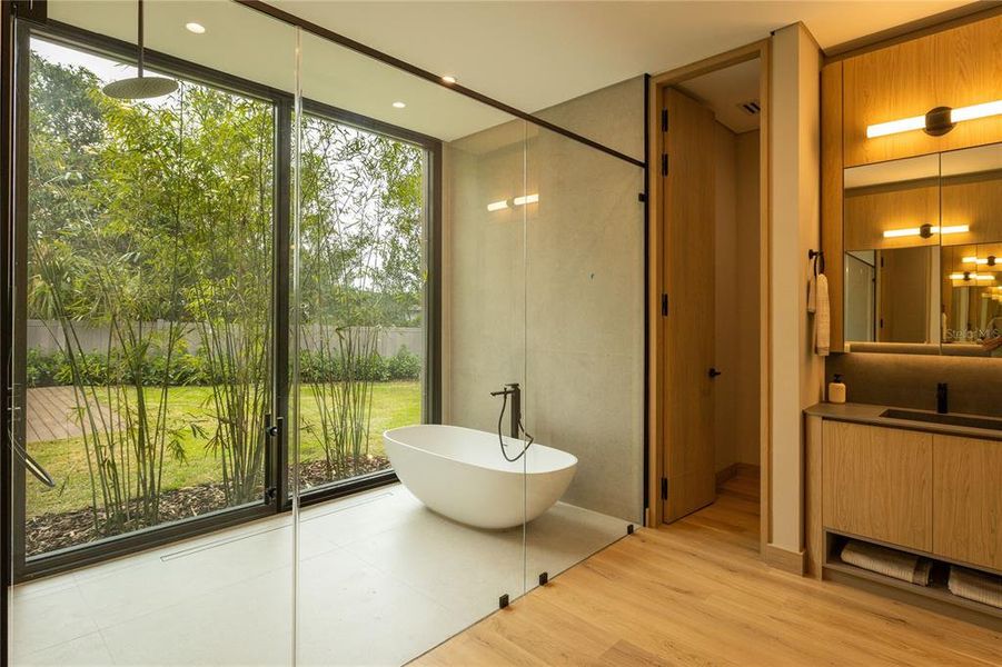 Furnished interior view inside a new home in , Orlando (Image 9).