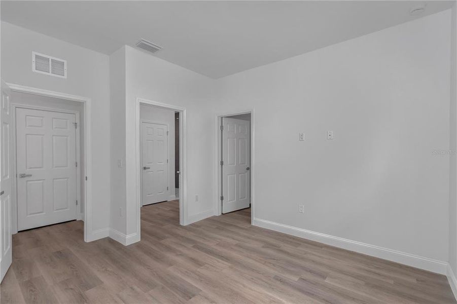 Spacious, unfurnished interior of a new home in , Ocala (Image 14).