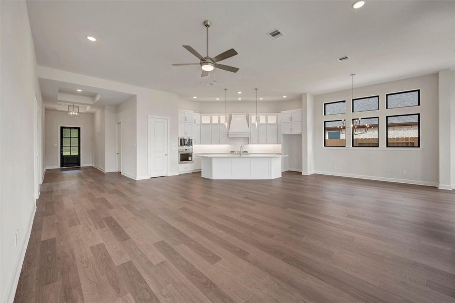 Spacious, unfurnished interior of a new home in The Highlands Encore - Harbor Collection, Porter (Image 23).