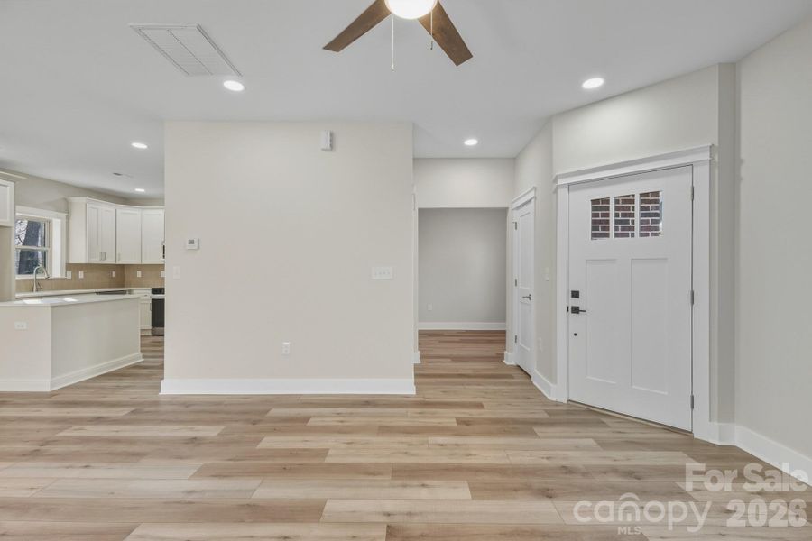 Spacious, unfurnished interior of a new home in , Concord (Image 27).