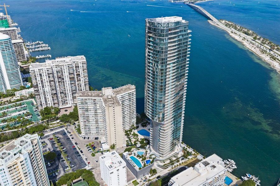 Condo located in Miami, FL showcasing its design and architecture (Image 3).
