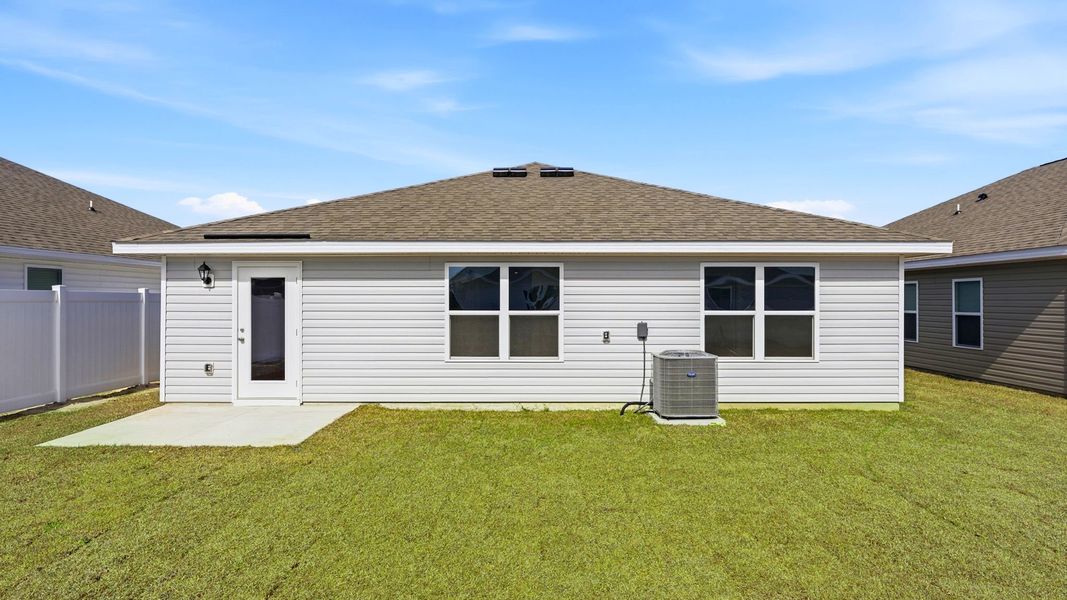 Exterior details and patio area of a home in Liberty, Panama City (Image 3). Exterior details and patio area of a home in Liberty, Panama City (Image 3).