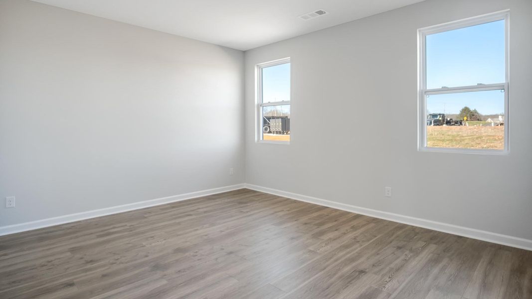 Spacious, unfurnished interior of a new home in Legacy Farms, White House (Image 18).