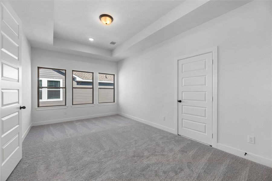 Spacious, unfurnished interior of a new home in Fulshear Lakes - 60', Fulshear (Image 23).