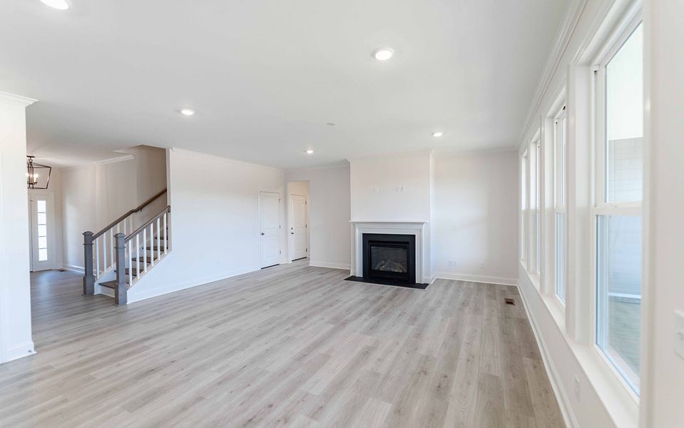 Spacious, unfurnished interior of a new home in Aden Woods, Fairview (Image 17).