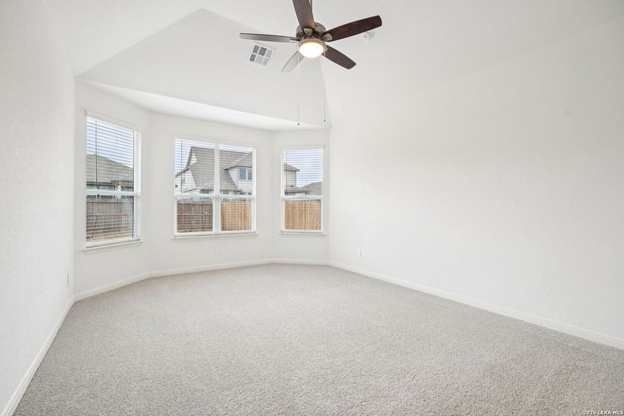 Spacious, unfurnished interior of a new home in Estancia Ranch - Classic Series, San Antonio (Image 33).