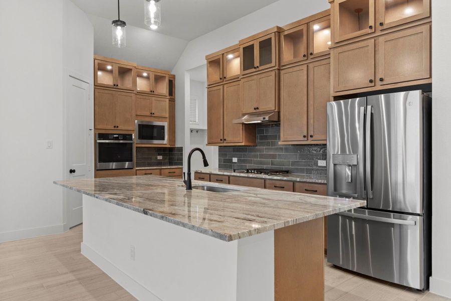 Furnished interior view inside a new home in Blue Heron, Mont Belvieu (Image 7).