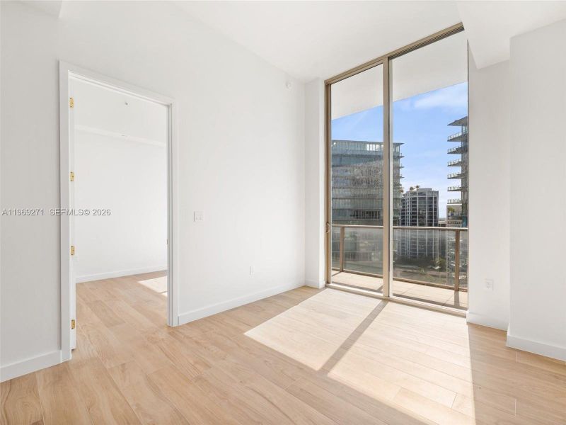 Spacious, unfurnished interior of a new home in Mr. C Residences, Miami (Image 32).
