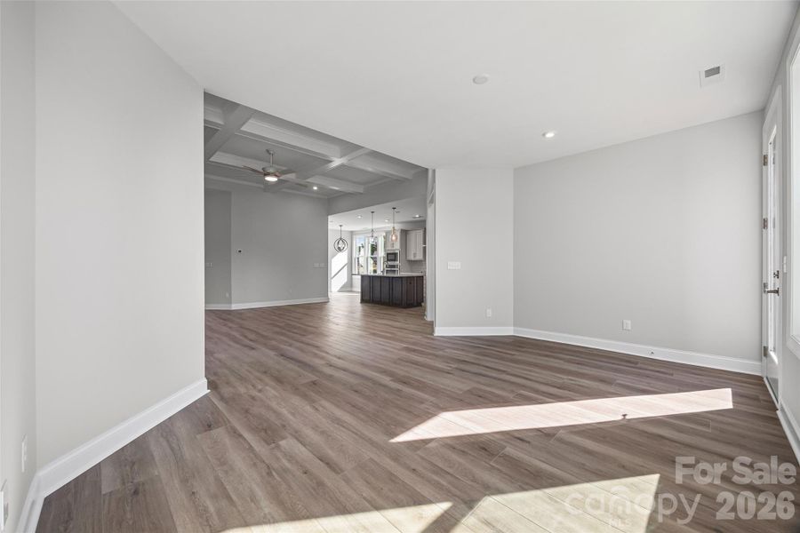 Spacious, unfurnished interior of a new home in Handsmill on Lake Wylie, York (Image 15).