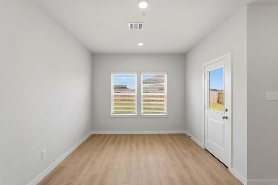 Spacious, unfurnished interior of a new home in Maple Woods, Hockley (Image 14).