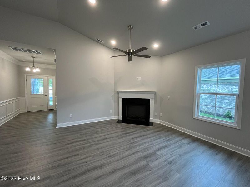Spacious, unfurnished interior of a new home in Palmetto Creek, Bolivia (Image 15).