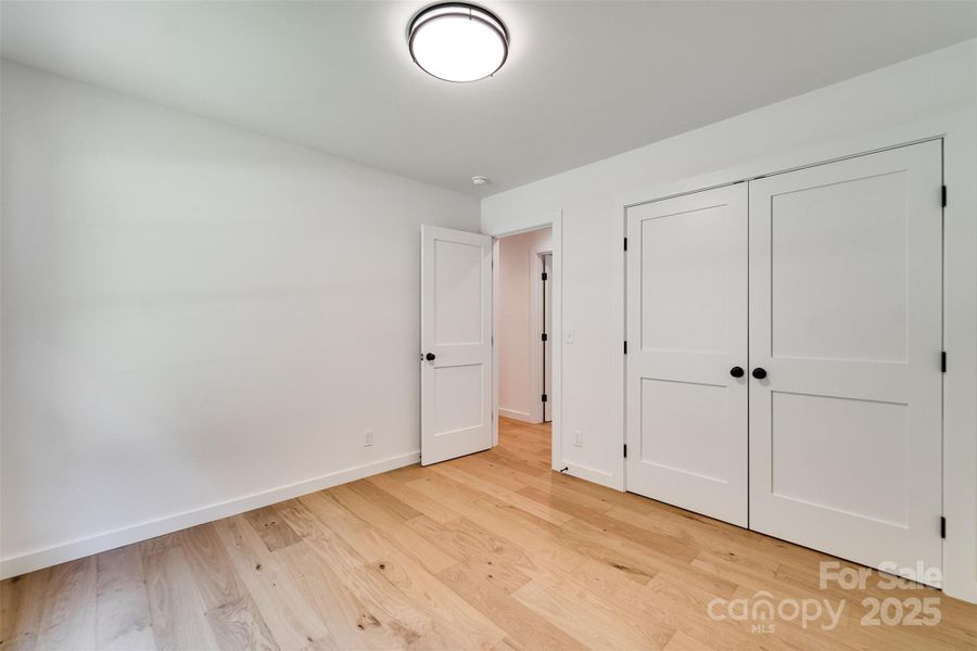 Spacious, unfurnished interior of a new home in , Sylva (Image 36).