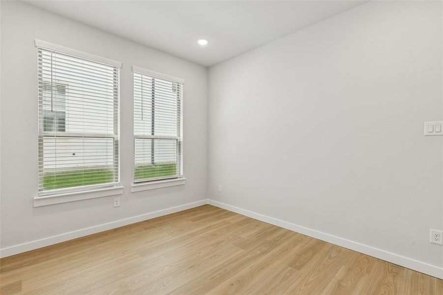 Spacious, unfurnished interior of a new home in Cross Creek Meadows, Celina (Image 32).