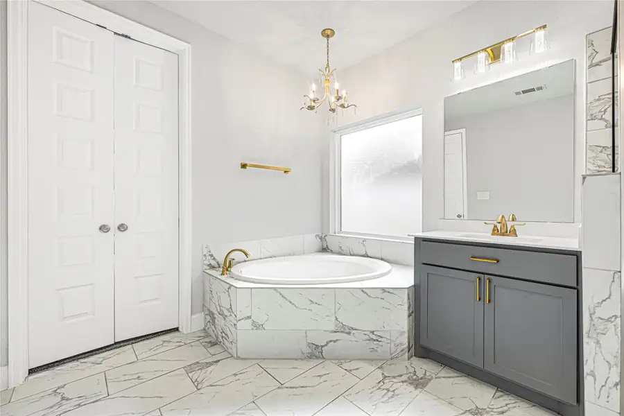 Furnished interior view inside a new home in Grand Central Park 45', Conroe (Image 4). Furnished interior view inside a new home in Grand Central Park 45', Conroe (Image 4).