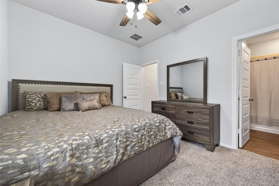 Furnished interior view inside a new home in , Tomball (Image 7).
