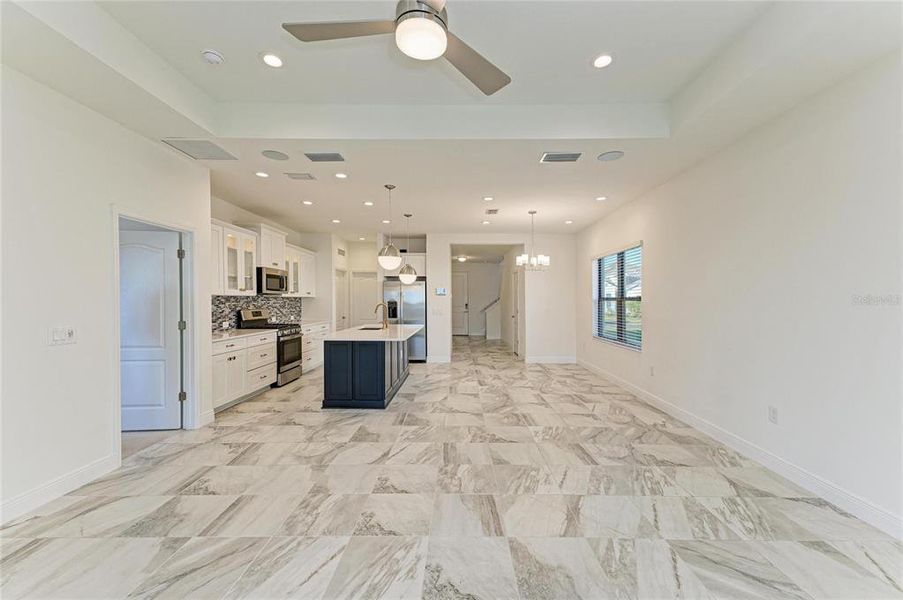 Spacious, unfurnished interior of a new home in , Sarasota (Image 46).