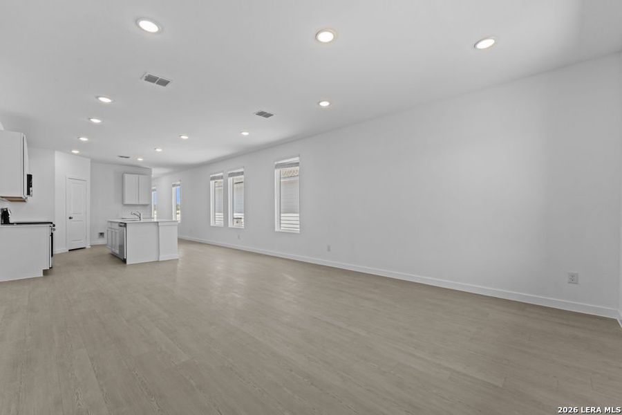 Spacious, unfurnished interior of a new home in Juniper Ranch, Spring Branch (Image 25).