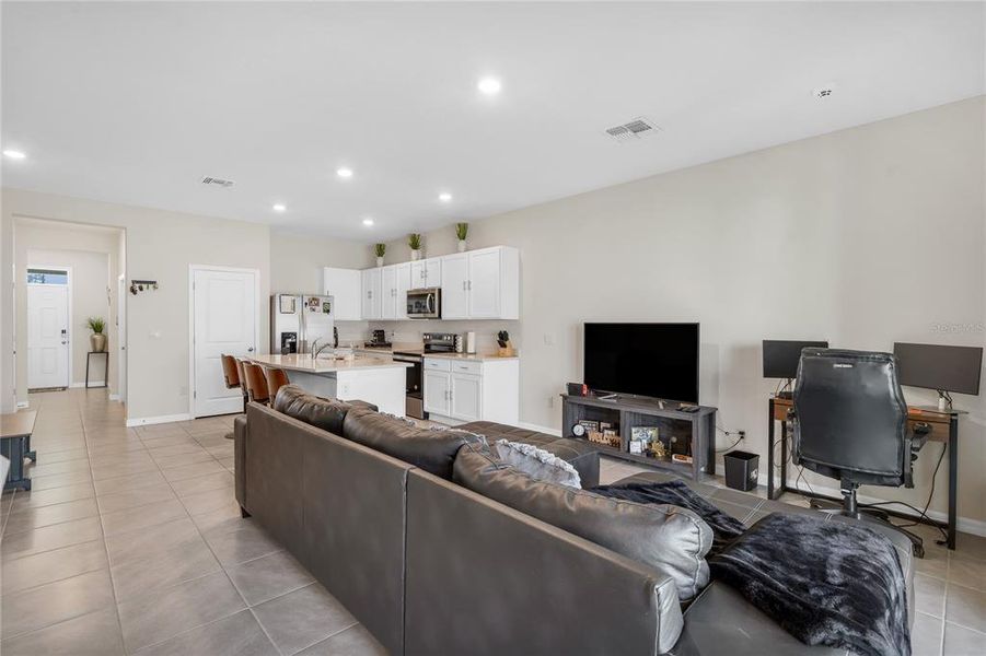 Furnished interior view inside a new home in , Land O' Lakes (Image 13).