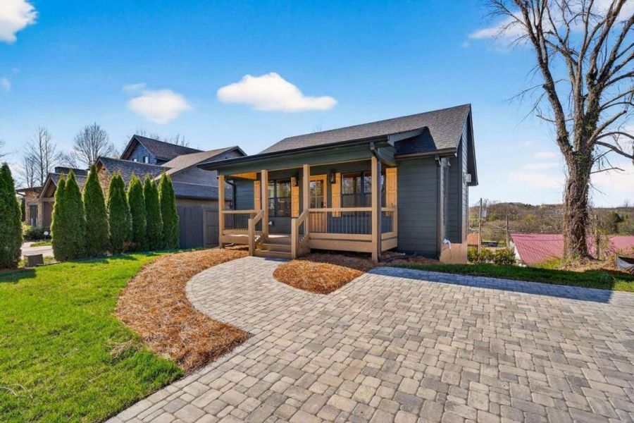 Exterior details and patio area of a home in , Blue Ridge (Image 28).