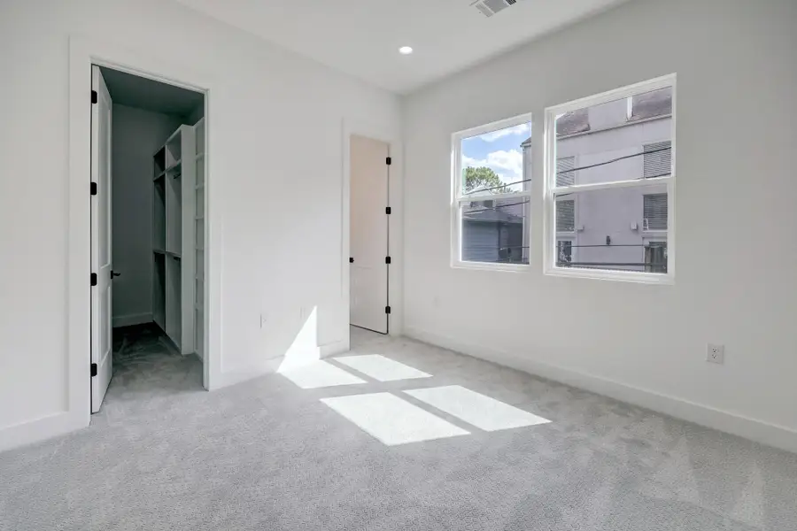 Image 9 of a home in . Image 9 of a home in .