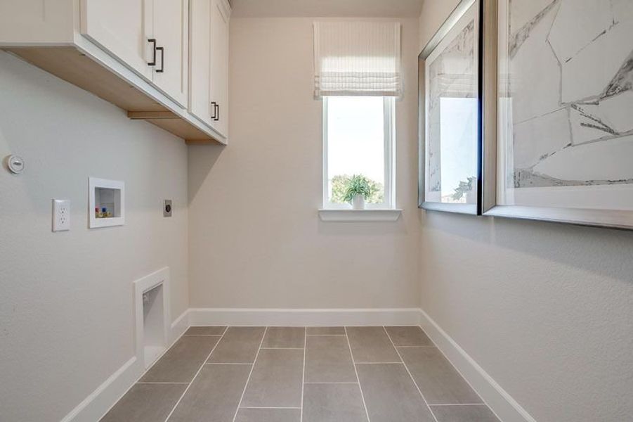 Spacious, unfurnished interior of a new home in Creekside, Royse City (Image 17).