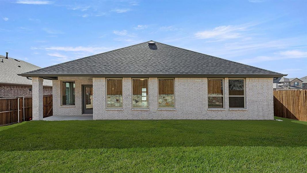 26. 2110 Sunnymede - Back