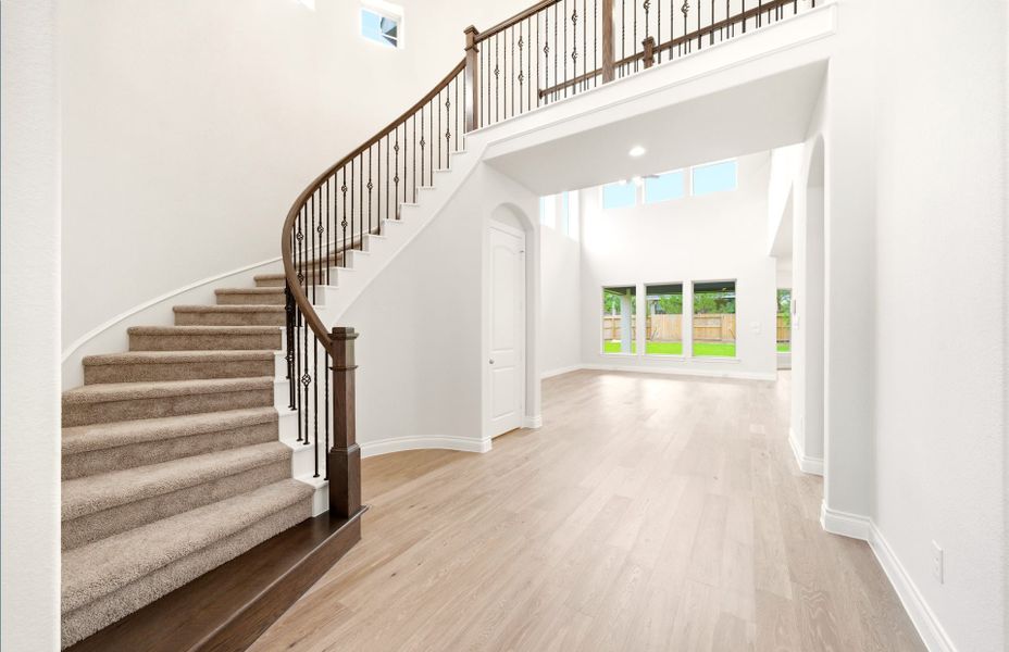 Spacious, unfurnished interior of a new home in Bridgeland 60′, Cypress (Image 34).