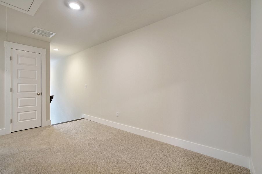 Spacious, unfurnished interior of a new home in Tributary At The Park At Rivers Edge, North Charleston (Image 19).