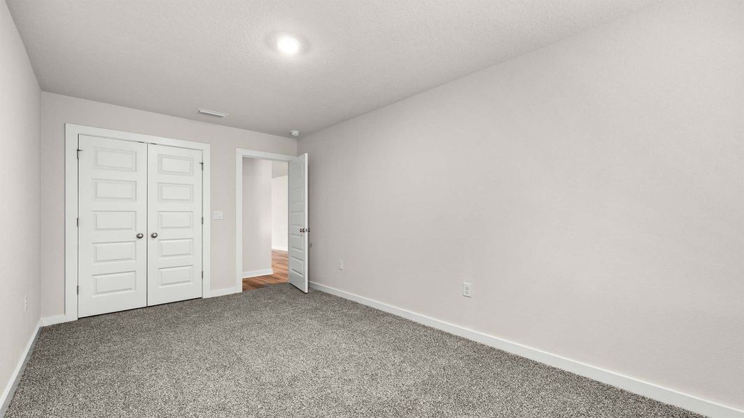 Spacious, unfurnished interior of a new home in Sunny Hills, Chipley (Image 31).