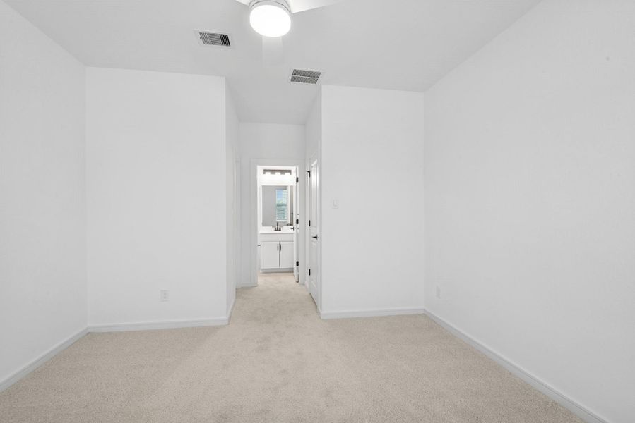 Spacious, unfurnished interior of a new home in Harvest Pointe, Needville (Image 20).