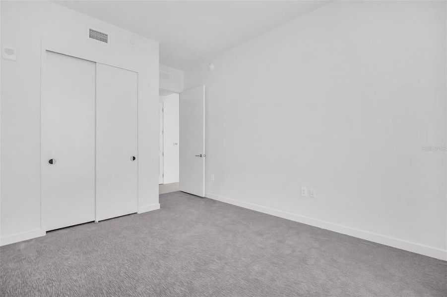 Spacious, unfurnished interior of a new home in , St. Petersburg (Image 51).