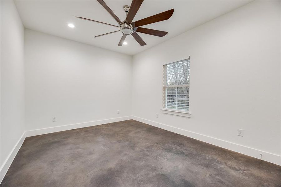 Spacious, unfurnished interior of a new home in , Greenville (Image 9).