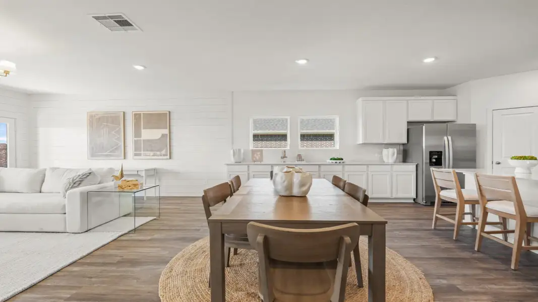 Furnished interior view inside a new home in East Williams Cove, Conroe (Image 13).