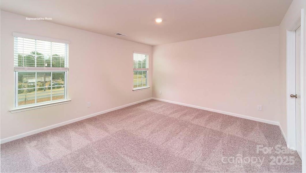 Spacious, unfurnished interior of a new home in Clark Creek Landing, Lincolnton (Image 19).