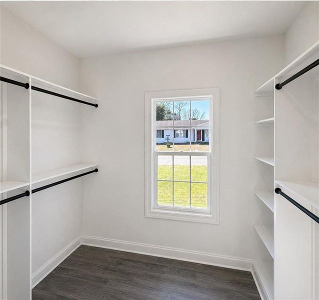 Spacious, unfurnished interior of a new home in , Augusta (Image 16).