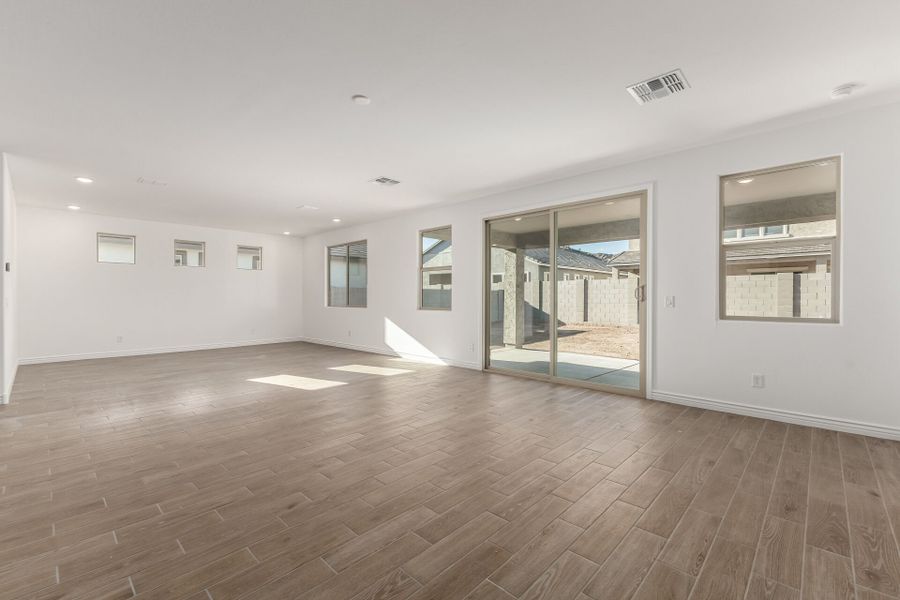 Spacious, unfurnished interior of a new home in Miravida, Surprise (Image 8). Spacious, unfurnished interior of a new home in Miravida, Surprise (Image 8).
