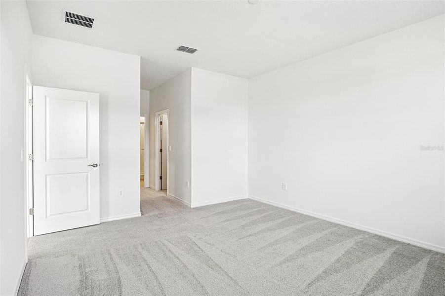 Spacious, unfurnished interior of a new home in Southpointe, Palmetto (Image 32). Spacious, unfurnished interior of a new home in Southpointe, Palmetto (Image 32).