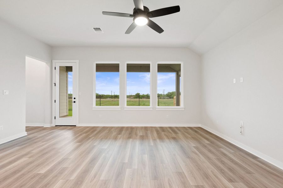 Spacious, unfurnished interior of a new home in Lagos Reserve, Manor (Image 31).