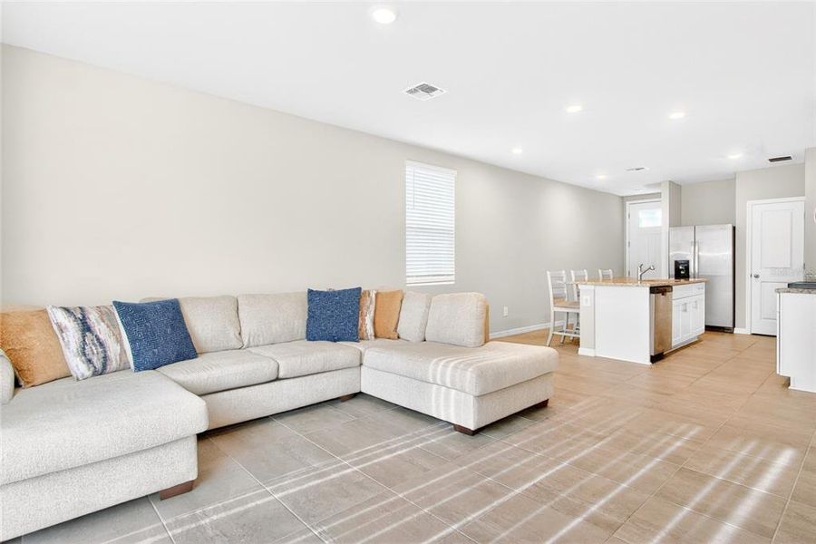 Furnished interior view inside a new home in Park East, Plant City (Image 10). Furnished interior view inside a new home in Park East, Plant City (Image 10).